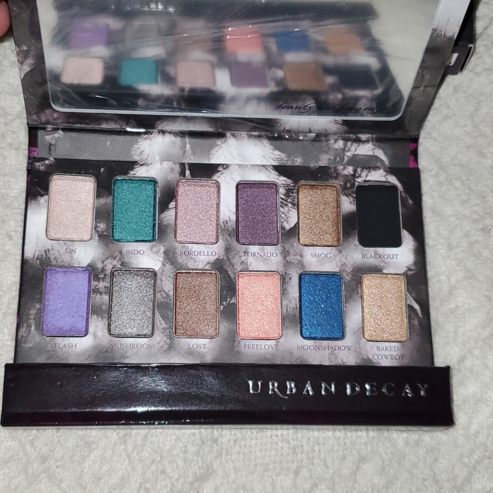Urban Decay Shadow Box
